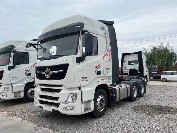 二手東風天龍牽引車