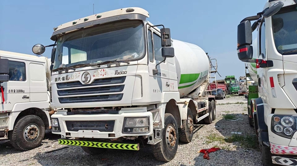 二手德龍攪拌車罐車