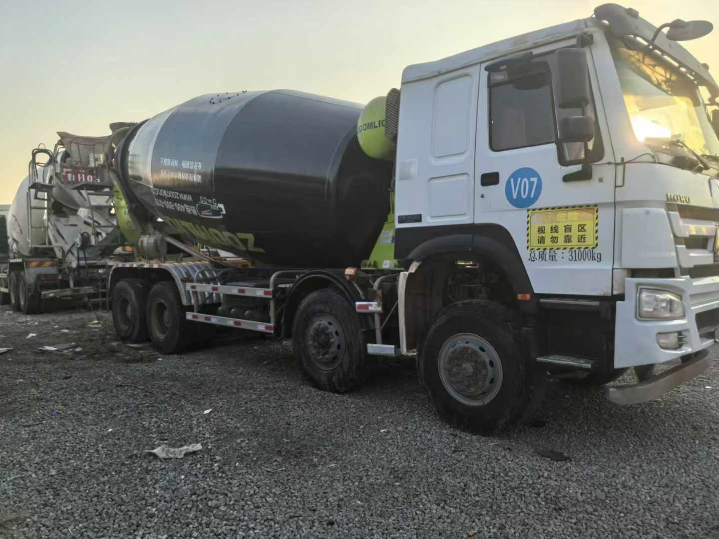 二手豪沃16方攪拌車，二手?jǐn)嚢柢囀袌?chǎng)